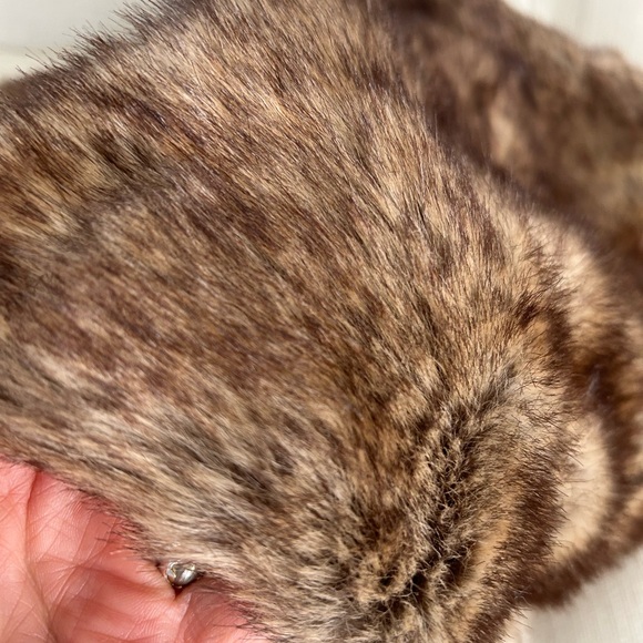 Faux Fur Winter Accessory Slip Over Head on neck Gray Interior to keep warmth in - Picture 6 of 11